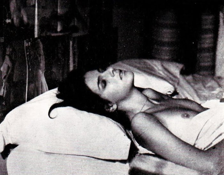 Красивая Антониа Сантилли на эротических снимках. Фото с голой Антонией Сантилли