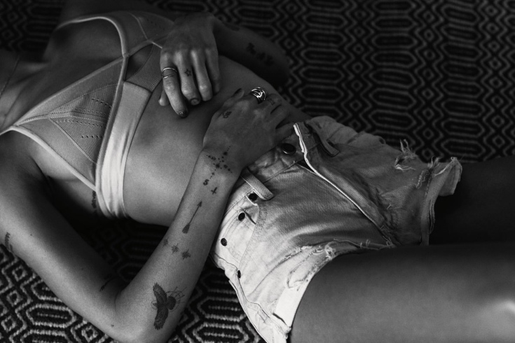 Слив фото американская актриса, певица и модель Зои Кравиц википедия горячие интим фото