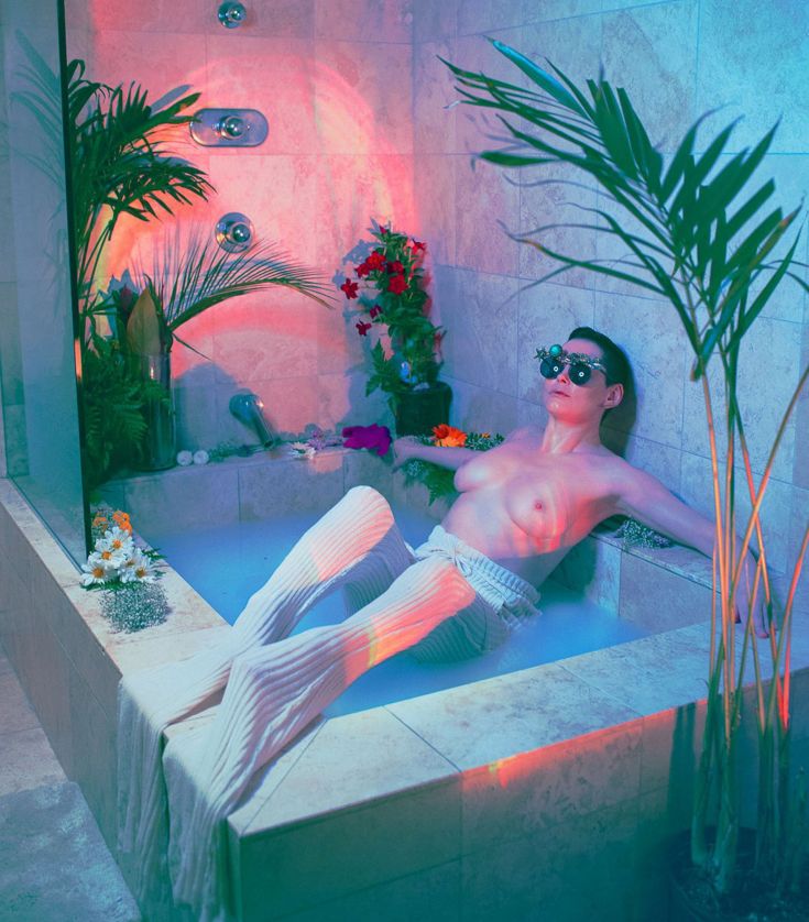 Слив фото американская актриса Роуз Макгоуэн википедия горячие интим фото