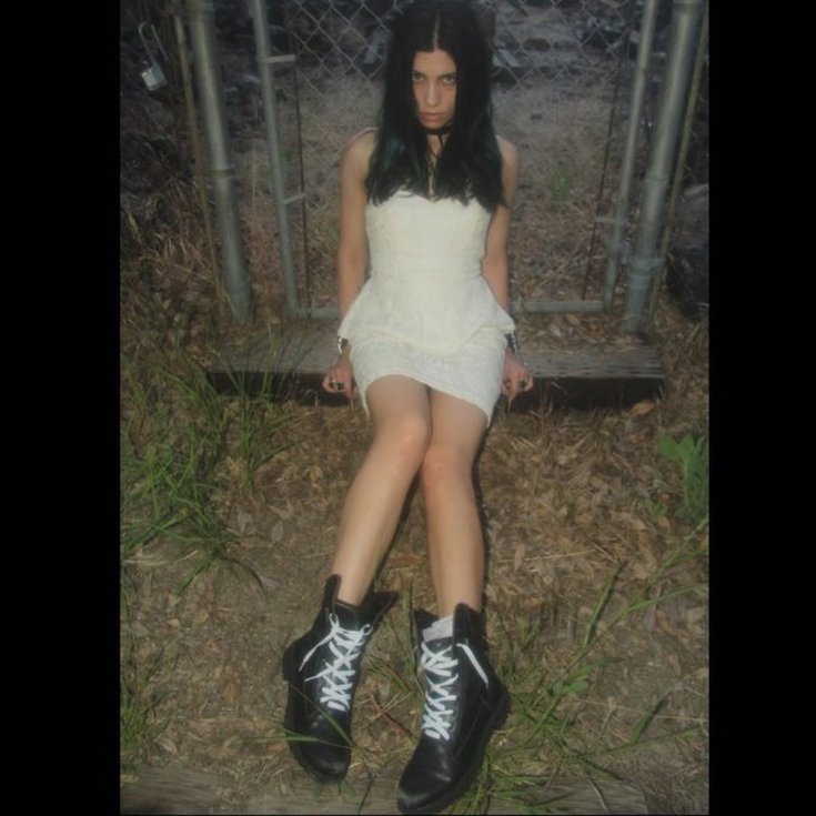 Участница панк-группы Pussy Riot Надежда Толоконникова горячие интим фото