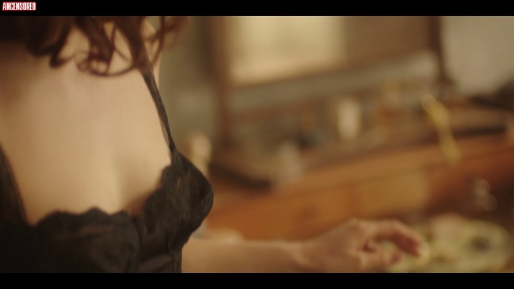 Британская актриса Софи Куксон горячие интим фото